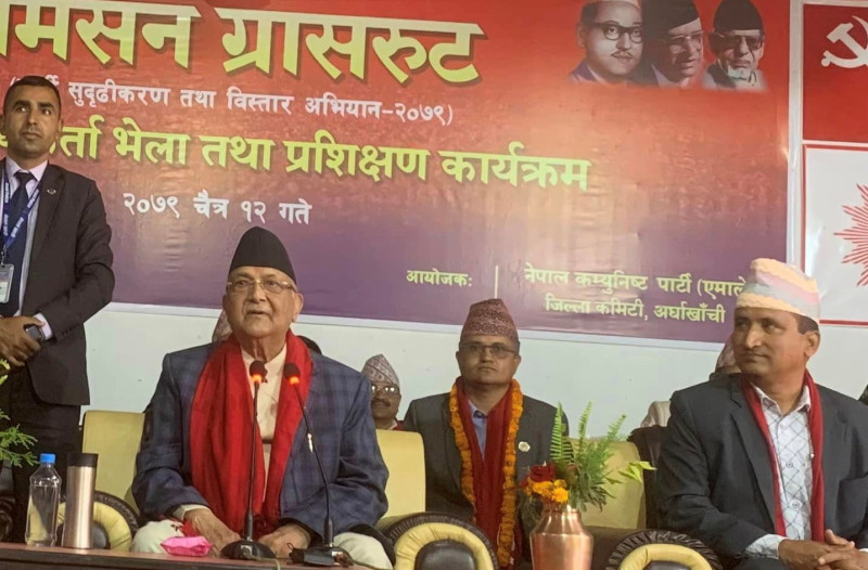 प्रचण्डलाई सपार्न प्रधानमन्त्री बनाएँ, सफल हुन सकिनँ: ओली